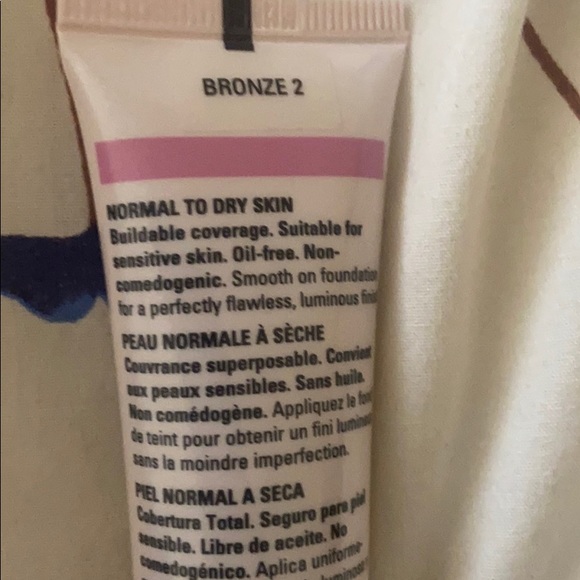 Liquid Foundation - Picture 5 of 5